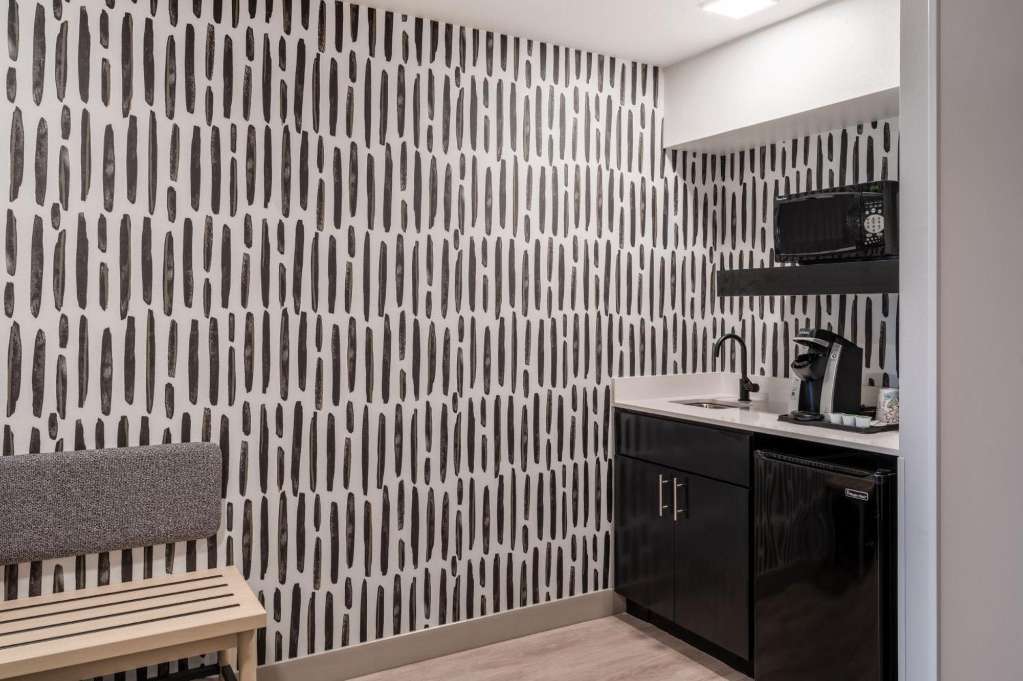Atwell Suites Austin Airport By Ihg Exterior photo
