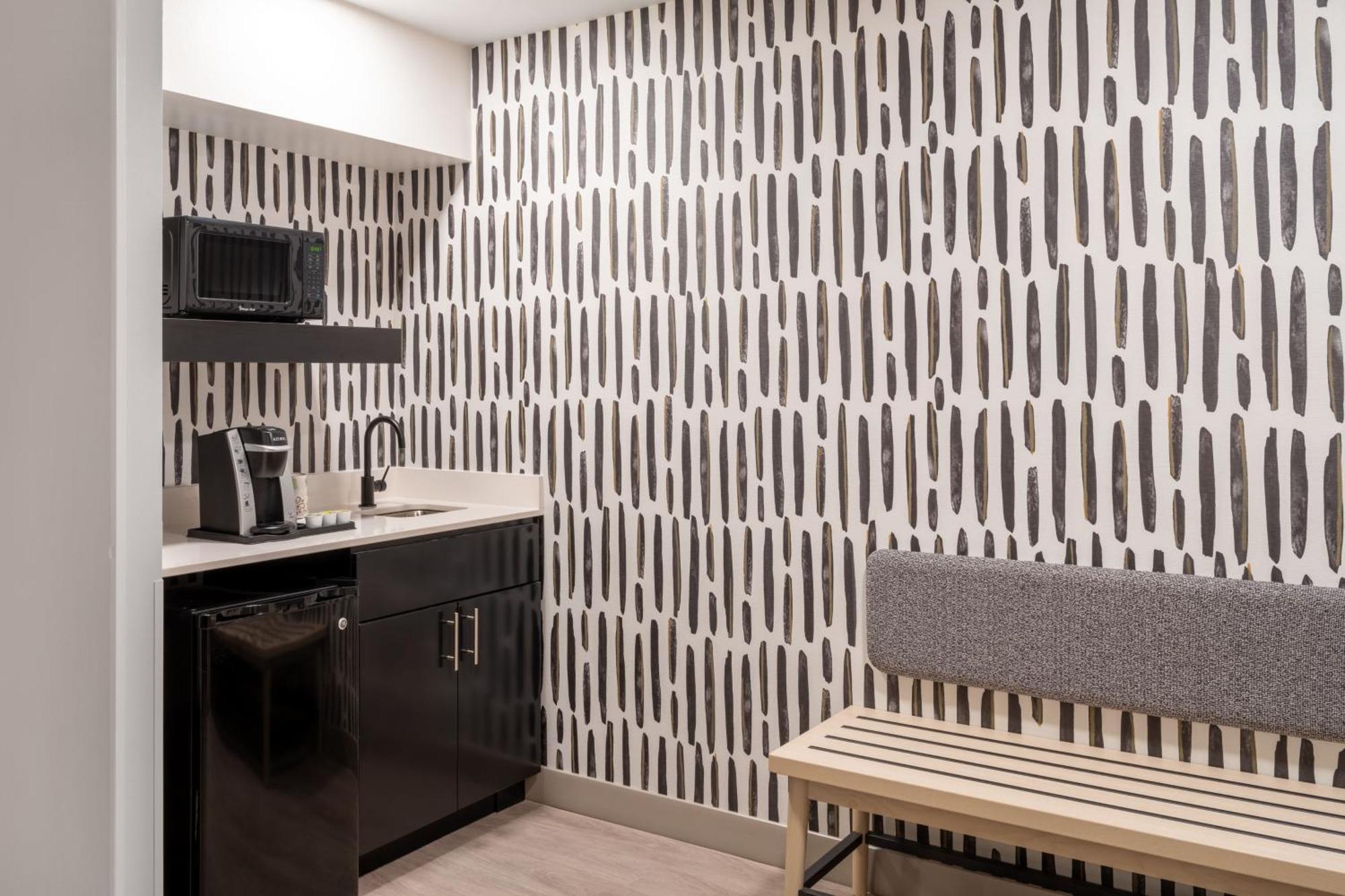 Atwell Suites Austin Airport By Ihg Exterior photo
